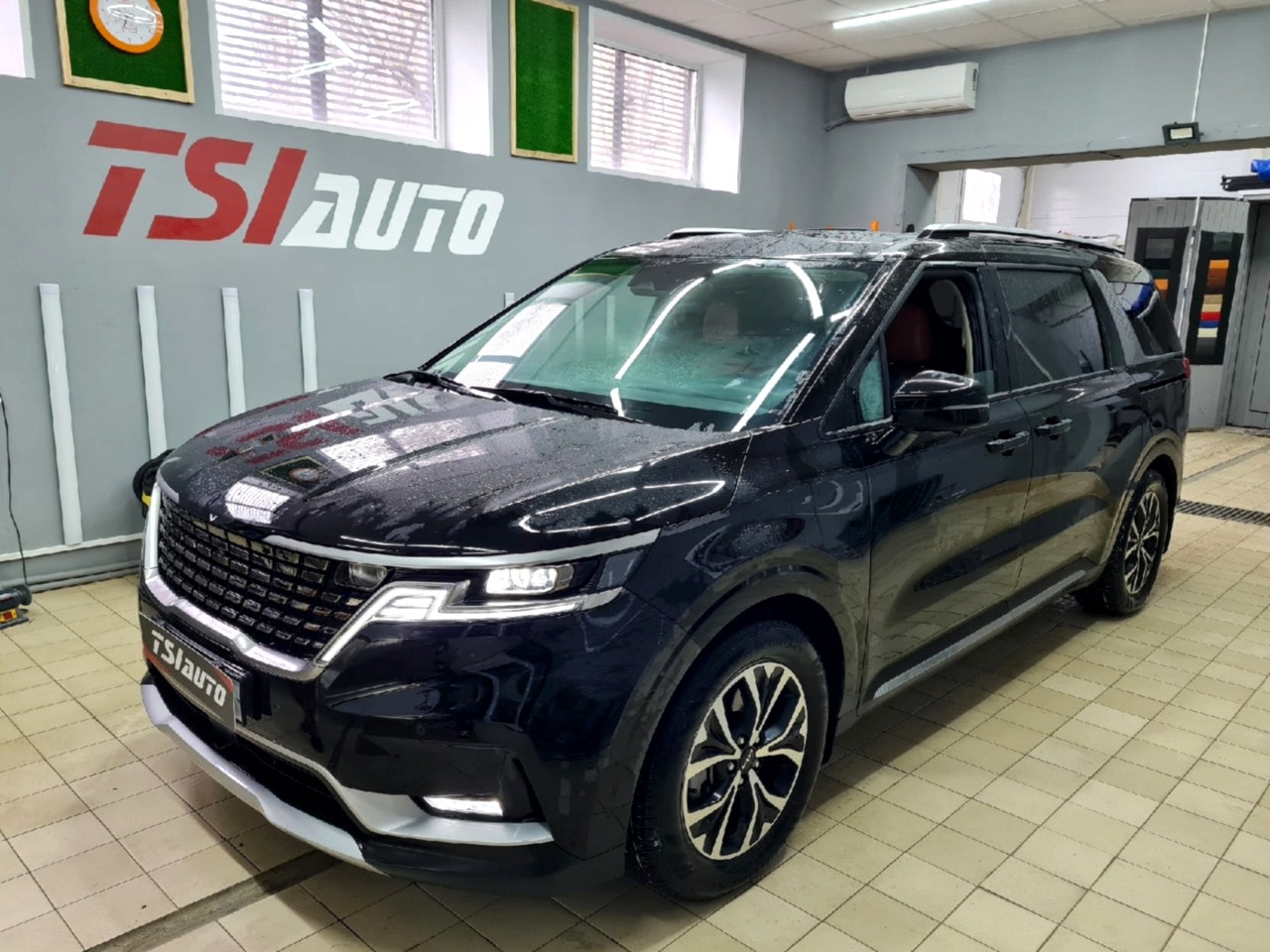 Шумоизоляция Kia Carnival в Алматы Шумоизоляция Kia Carnival в Алматы