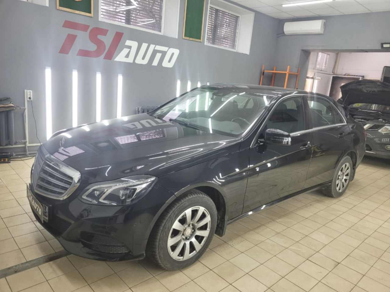 Шумоизоляция Mercedes Benz w212 в Алматы Шумоизоляция Mercedes Benz w212 в Алматы