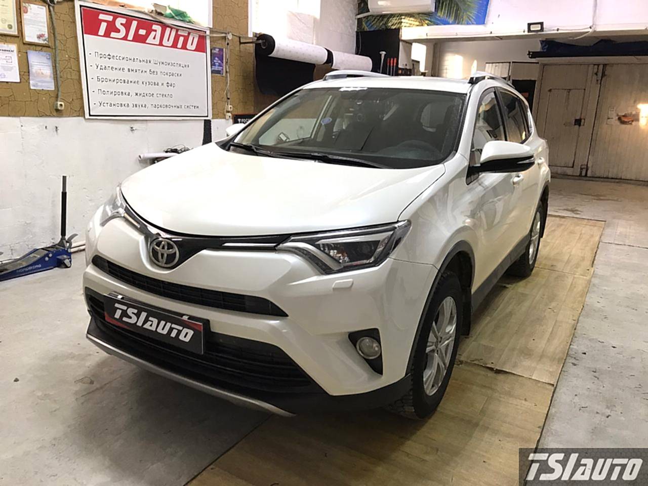 Правильная шумоизоляция Toyota RAV 4 (IV) в Алматы Правильная шумоизоляция Toyota RAV 4 (IV) в Алматы